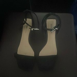 Low heel sandals black